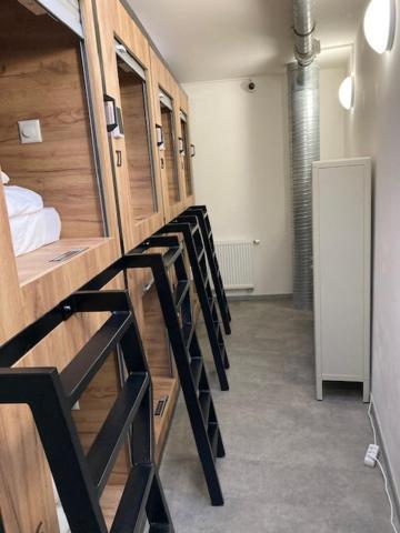 Capsule Hostel Andel Centre Spirit Прага Экстерьер фото