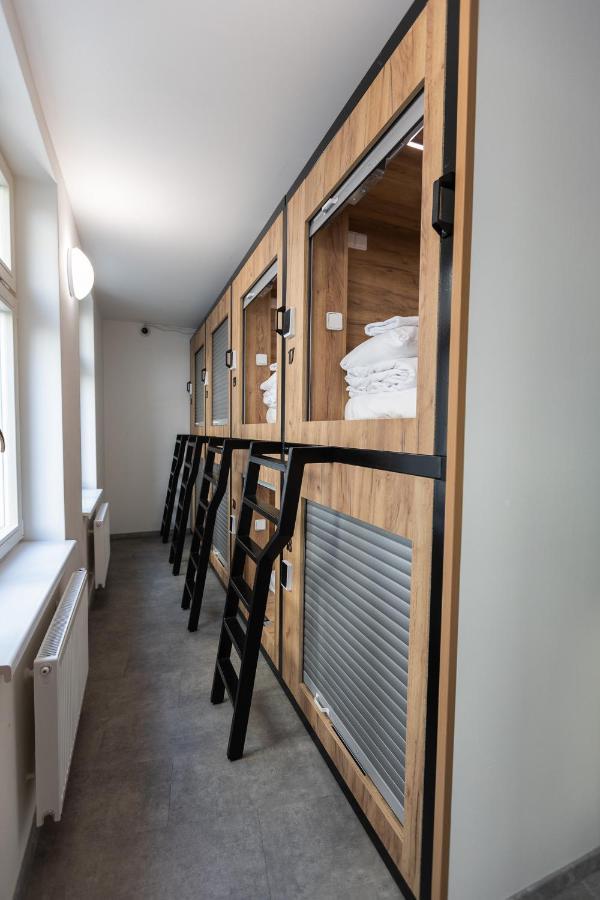 Capsule Hostel Andel Centre Spirit Прага Экстерьер фото